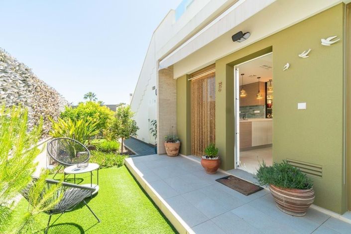 Image No.8-3 Bed Townhouse for sale
