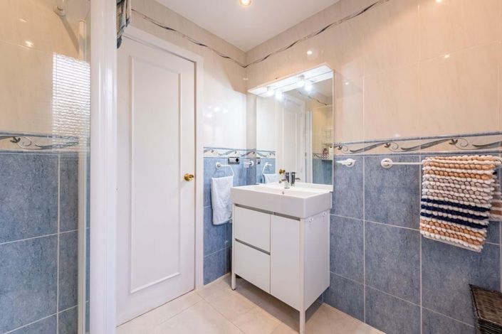 Image No.12-2 Bed Apartment for sale