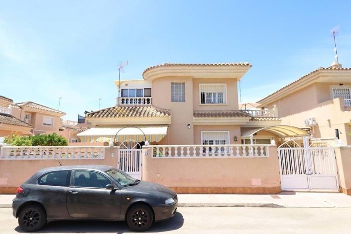 Image No.2-3 Bed Villa for sale