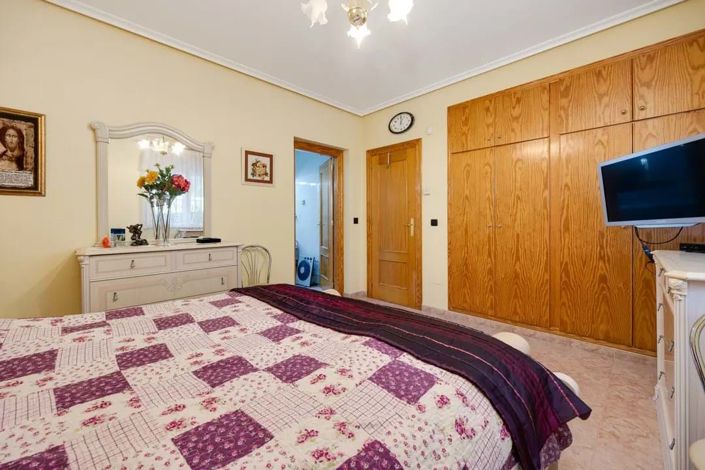 Image No.19-3 Bed Apartment for sale