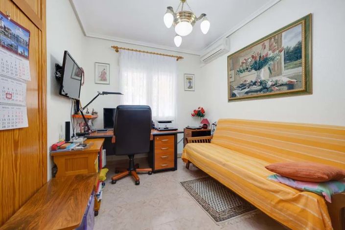 Image No.21-3 Bed Apartment for sale