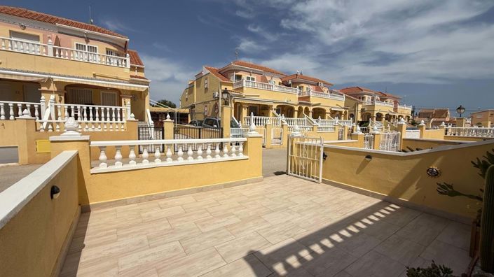 Image No.21-3 Bed Apartment for sale