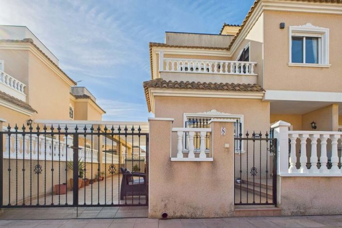 Image No.31-2 Bed Townhouse for sale