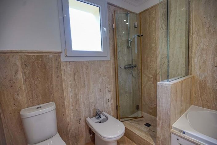 Image No.18-3 Bed Apartment for sale