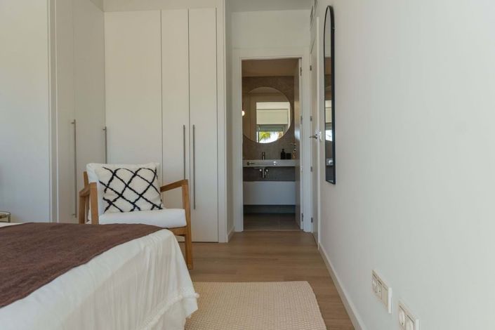 Image No.10-3 Bed Apartment for sale