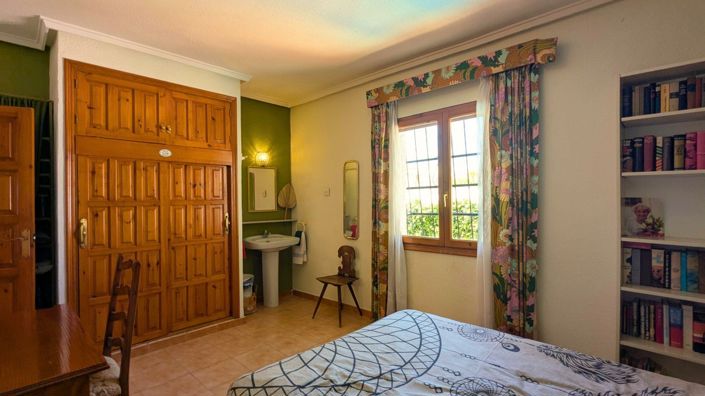 Image No.39-4 Bed Villa for sale