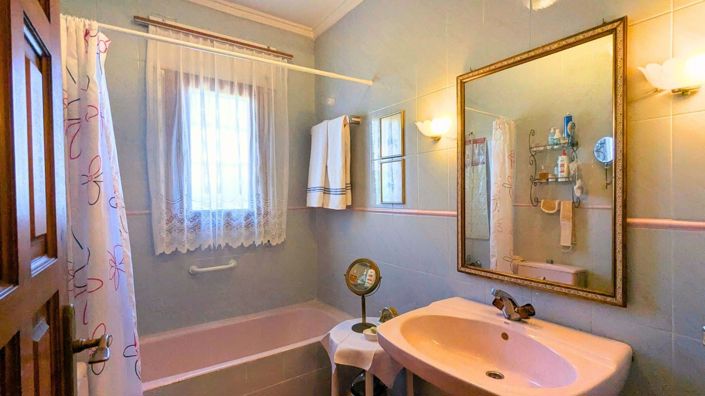 Image No.47-4 Bed Villa for sale