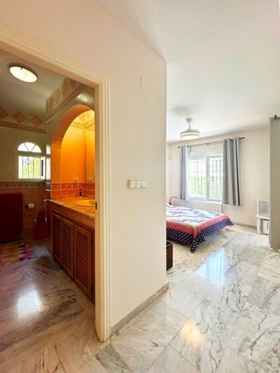 Image No.42-3 Bed Villa for sale