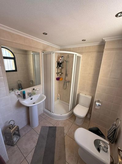 Image No.18-4 Bed Apartment for sale