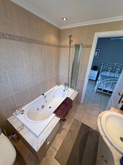 Image No.9-4 Bed Apartment for sale