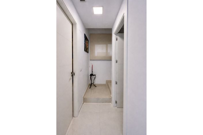 Image No.14-3 Bed Apartment for sale