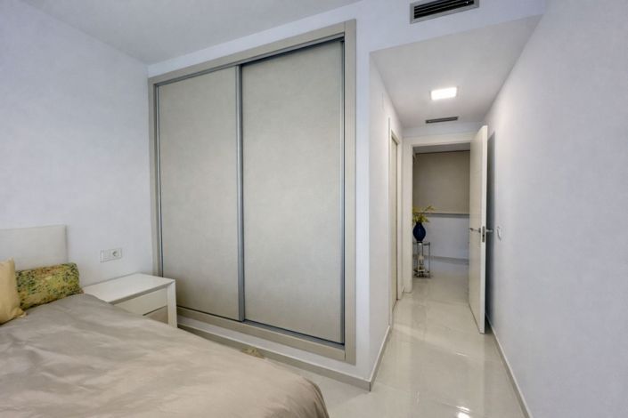 Image No.20-3 Bed Apartment for sale