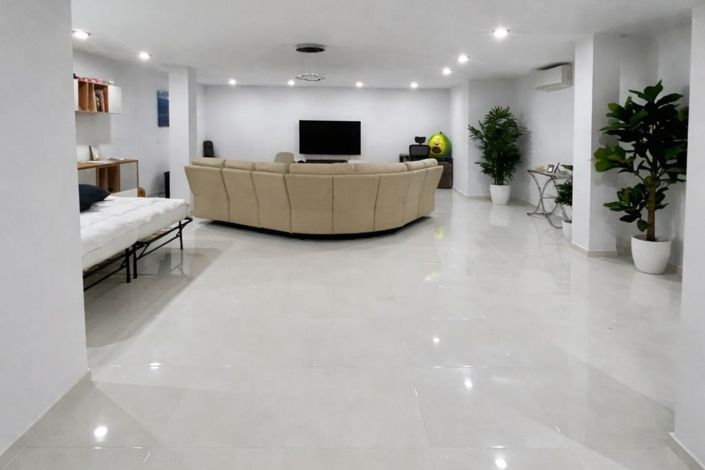Image No.25-3 Bed Apartment for sale