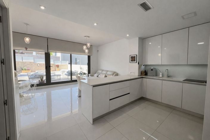 Image No.7-3 Bed Apartment for sale