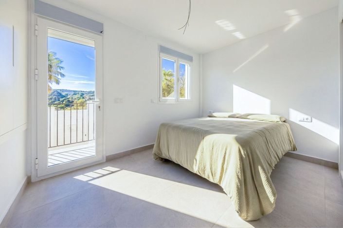 Image No.13-2 Bed Semi-Detached for sale