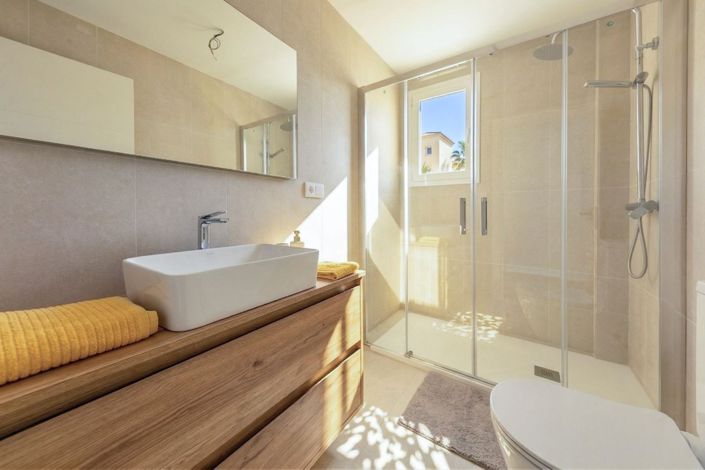 Image No.20-2 Bed Semi-Detached for sale