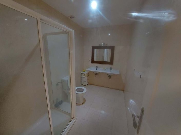 Image No.24-3 Bed Apartment for sale