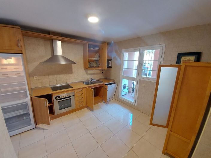 Image No.6-3 Bed Apartment for sale