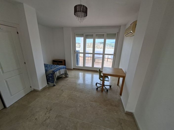 Image No.25-3 Bed Penthouse for sale