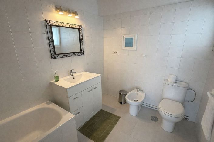 Image No.19-1 Bed Townhouse for sale