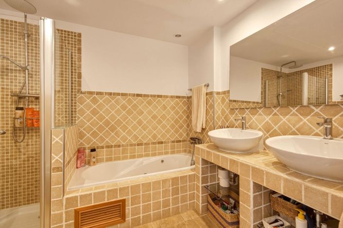 Image No.16-3 Bed Townhouse for sale