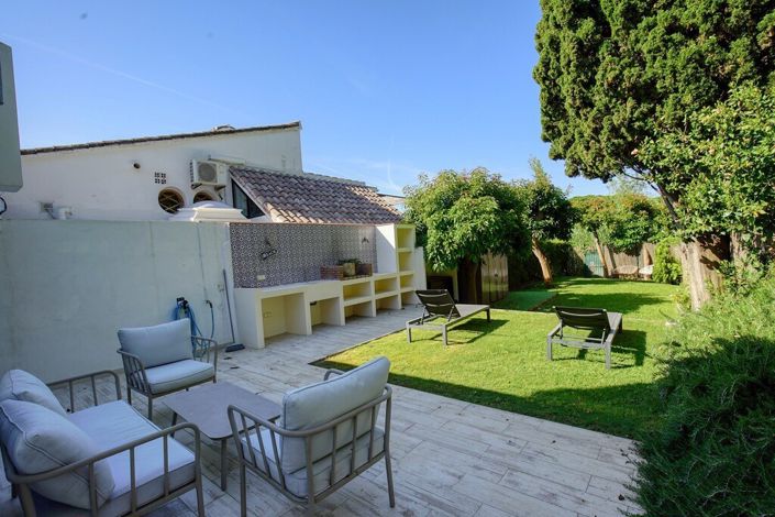 Image No.12-2 Bed Villa for sale