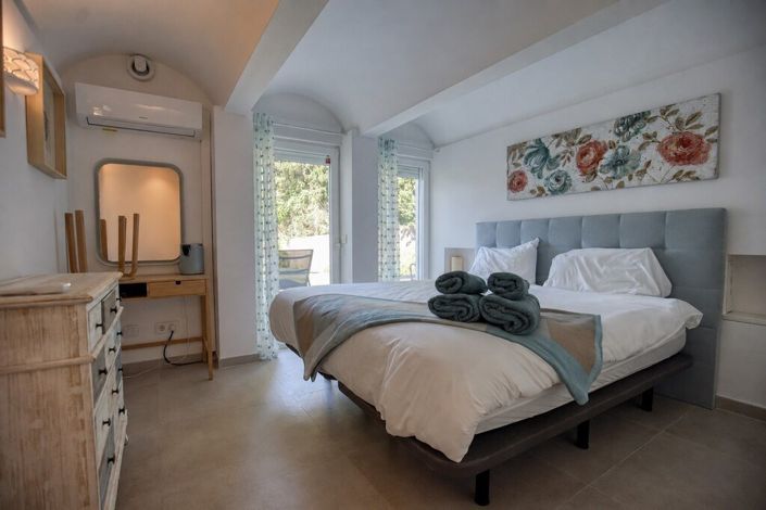 Image No.5-2 Bed Villa for sale