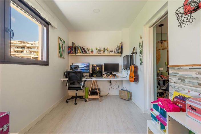 Image No.14-3 Bed Apartment for sale
