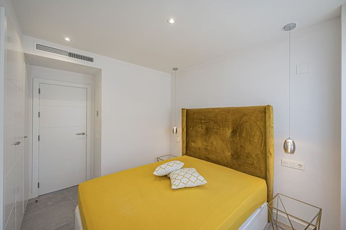 Image No.20-3 Bed Apartment for sale
