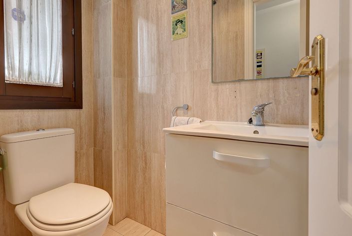Image No.9-4 Bed Townhouse for sale