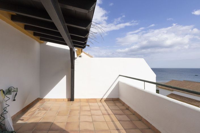 Image No.2-4 Bed Townhouse for sale