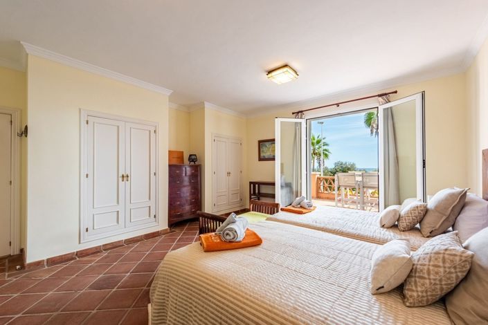 Image No.6-5 Bed Villa for sale