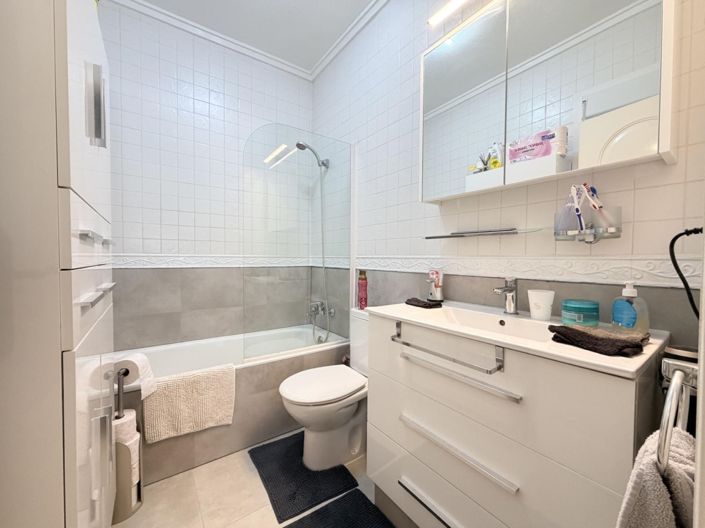 Image No.20-3 Bed Townhouse for sale