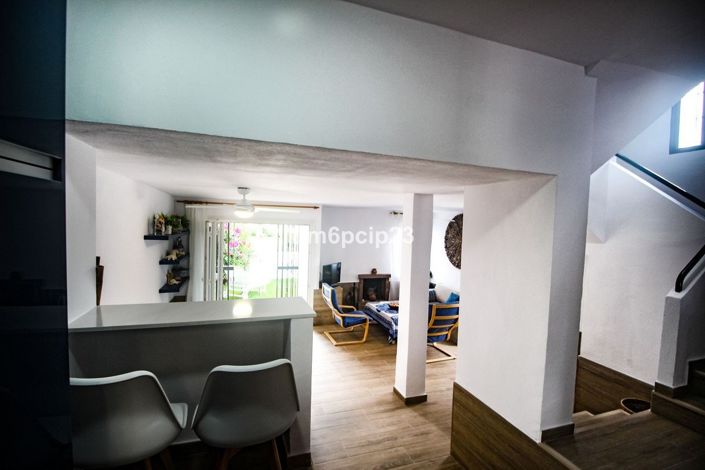 Image No.11-4 Bed Semi-Detached for sale