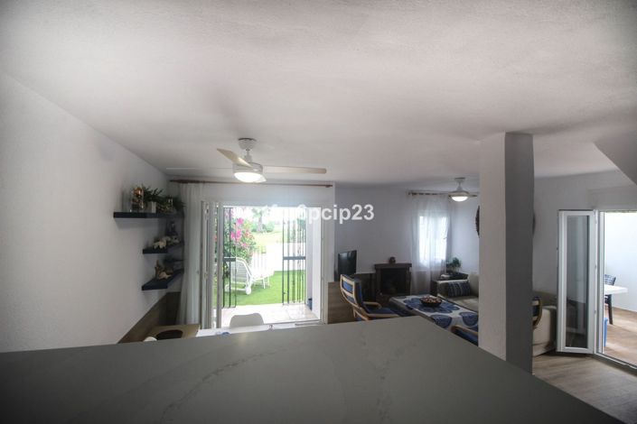 Image No.17-4 Bed Semi-Detached for sale