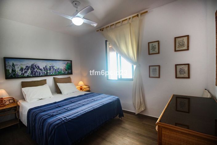 Image No.20-4 Bed Semi-Detached for sale