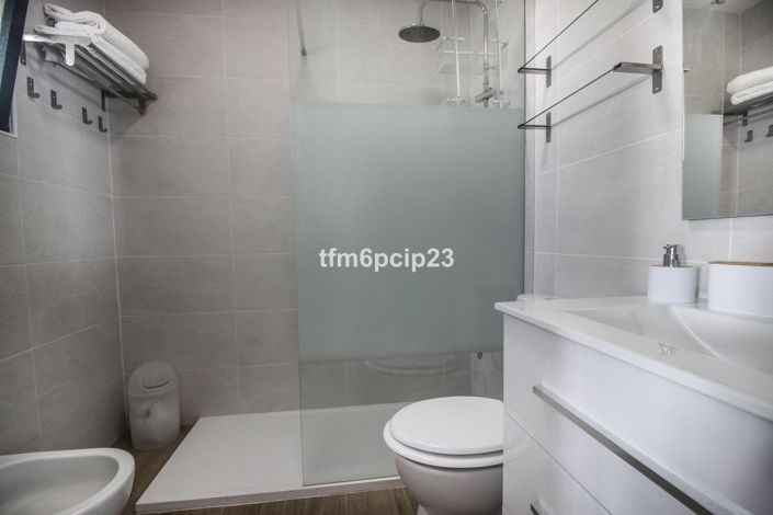 Image No.22-4 Bed Semi-Detached for sale