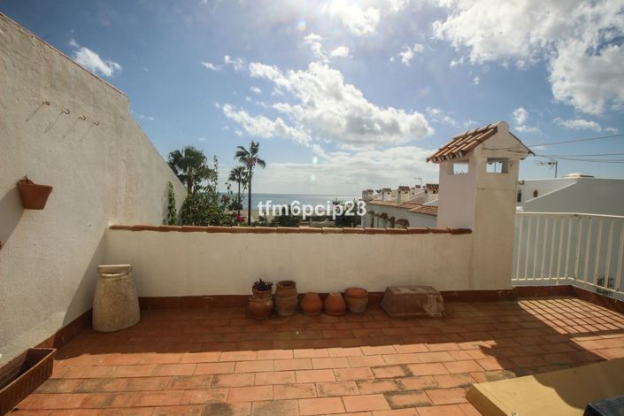 Image No.23-4 Bed Semi-Detached for sale
