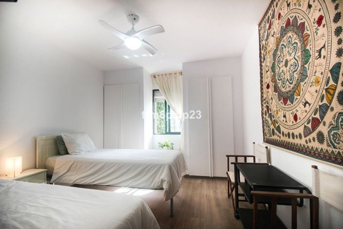 Image No.25-4 Bed Semi-Detached for sale