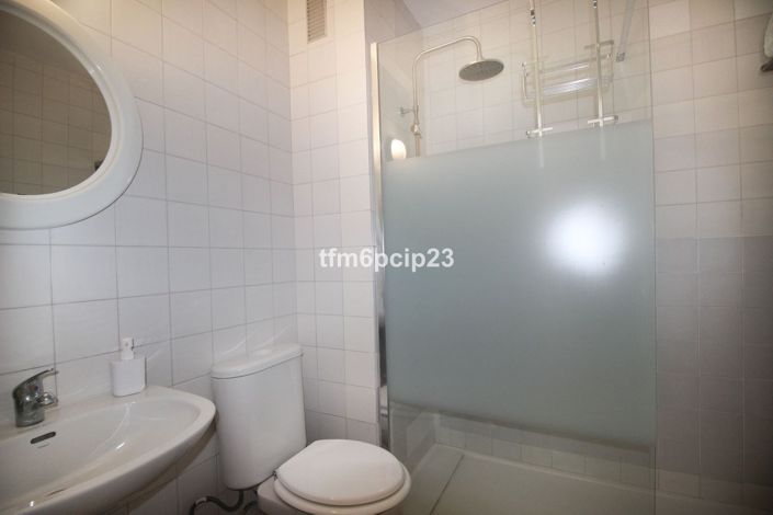 Image No.26-4 Bed Semi-Detached for sale