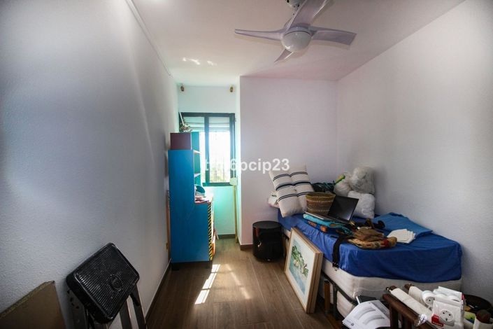 Image No.27-4 Bed Semi-Detached for sale