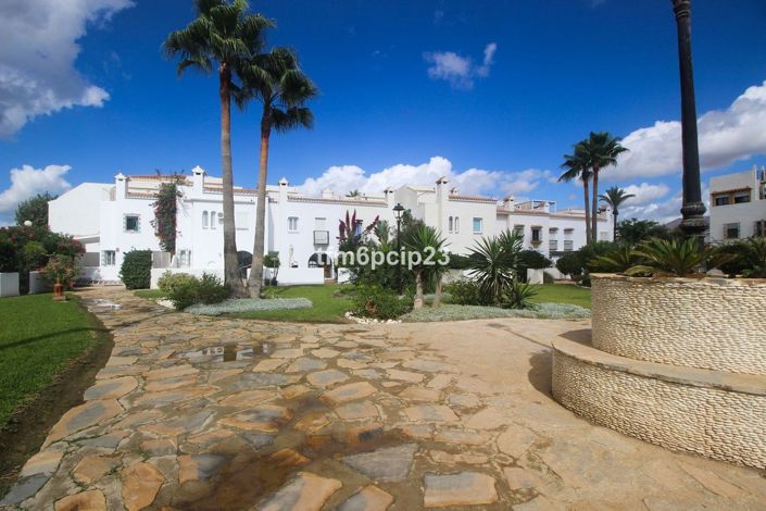 Image No.36-4 Bed Semi-Detached for sale