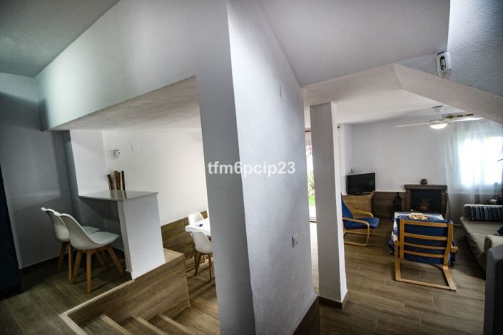 Image No.6-4 Bed Semi-Detached for sale