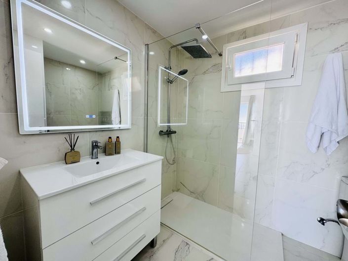 Image No.50-2 Bed Townhouse for sale