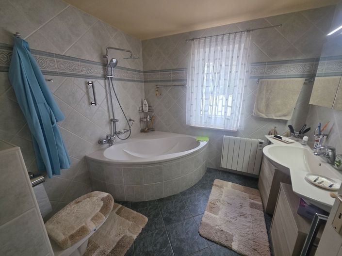 Image No.25-2 Bed Villa for sale