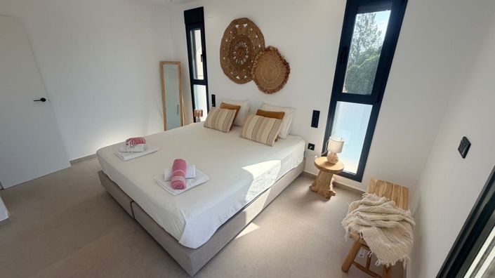Image No.28-3 Bed Villa for sale