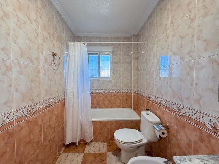 Image No.28-2 Bed Townhouse for sale