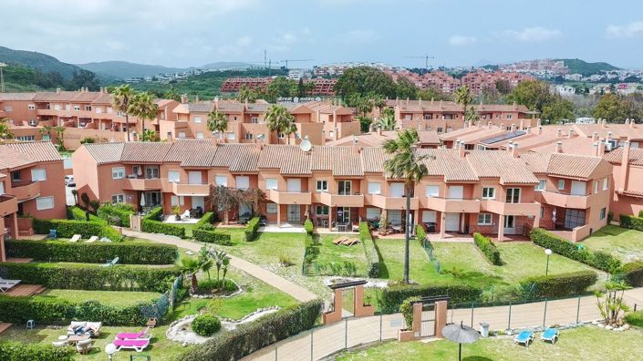 Image No.8-3 Bed Townhouse for sale