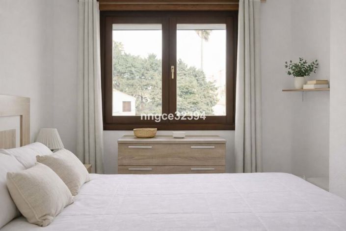 Image No.24-4 Bed Semi-Detached for sale
