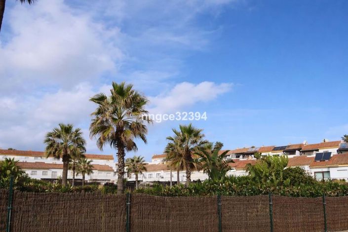 Image No.36-4 Bed Semi-Detached for sale